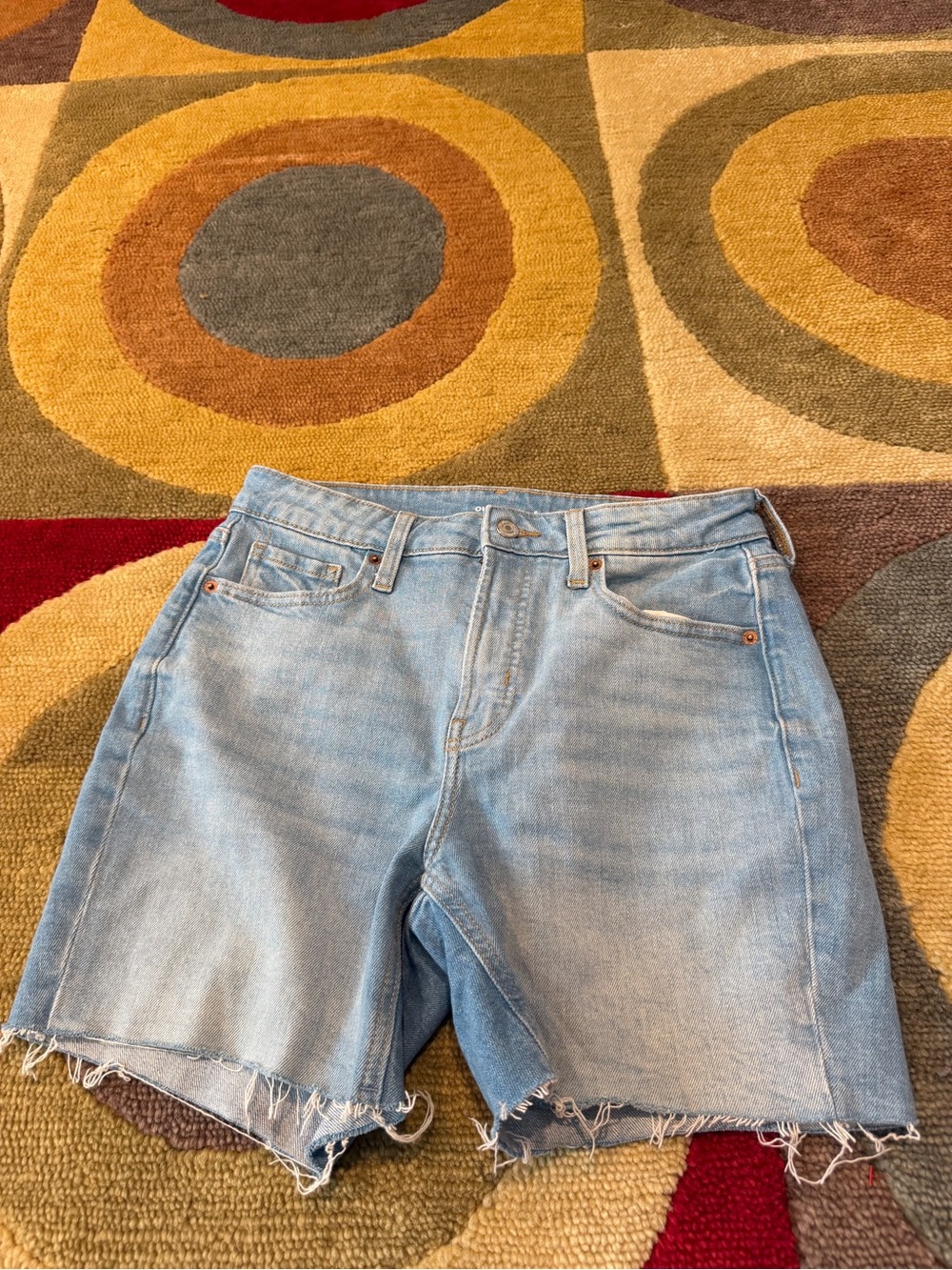 Old Navy O.G. Straight High Rise Denim Jean Shorts Light Wash Frayed Size 6